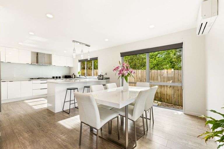 Photo of property in 14a Kotuku Street, Te Atatu Peninsula, Auckland, 0610