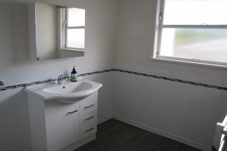 Photo of property in 2 Leybourne Avenue, Waikanae, 5036