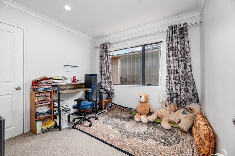 Photo of property in 22 Mili Way, Ranui, Auckland, 0612