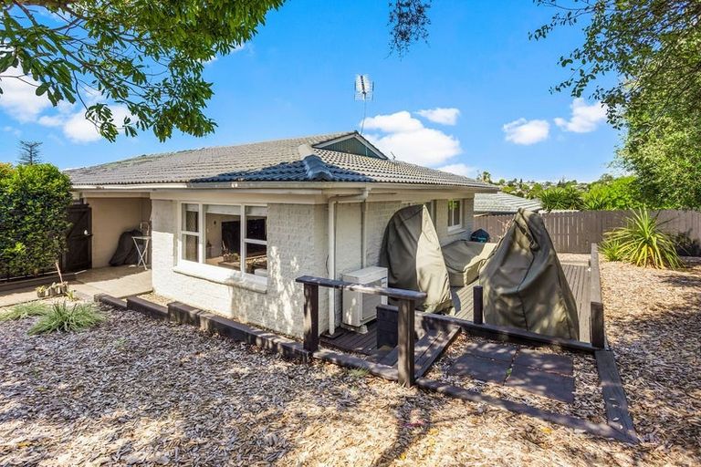 Photo of property in 1/1 Broadview Place, Howick, Auckland, 2014