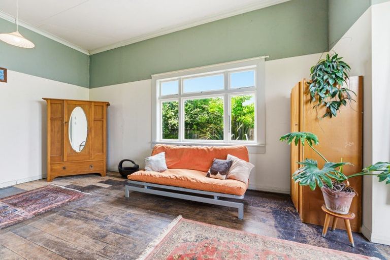 Photo of property in 2 Cambridge Street, Pahiatua, 4910