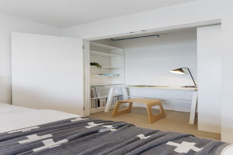 Photo of property in 69c Princes Street, Northcote Point, Auckland, 0627