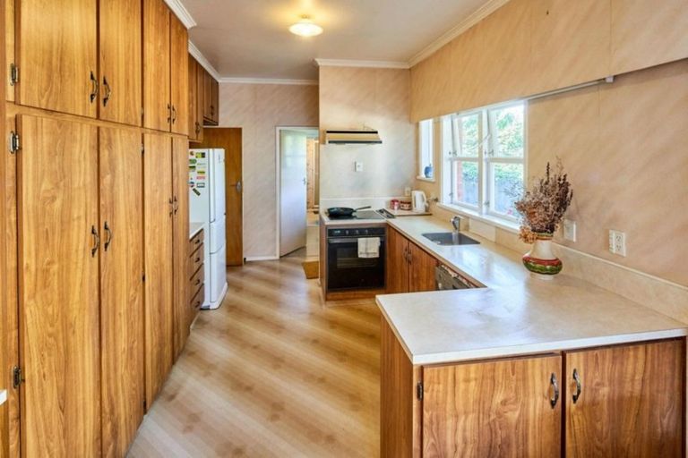 Photo of property in 21 Colin Grove, Hutt Central, Lower Hutt, 5010