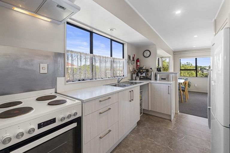 Photo of property in 133a Vodanovich Road, Te Atatu South, Auckland, 0610