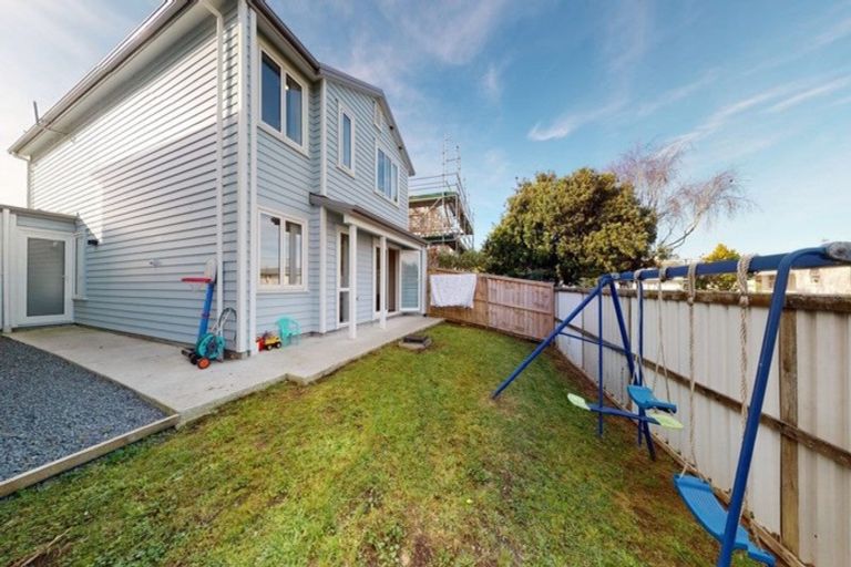 Photo of property in 23 Stitchbird Crescent, Papakura, 2110