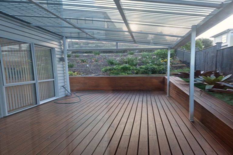 Photo of property in 15 Westerley Place, Long Bay, Auckland, 0630
