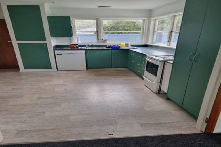 Photo of property in 12 Mahoe Street, Tawa, Wellington, 5028