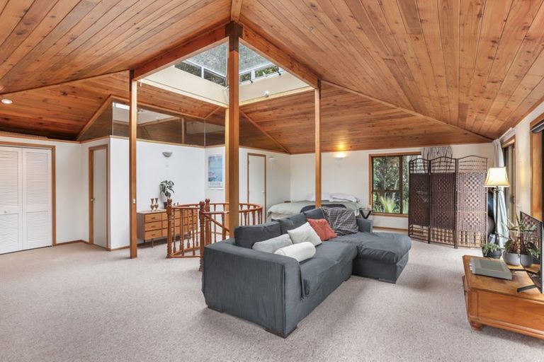 Photo of property in 18 Tinopai Road, Titirangi, Auckland, 0604
