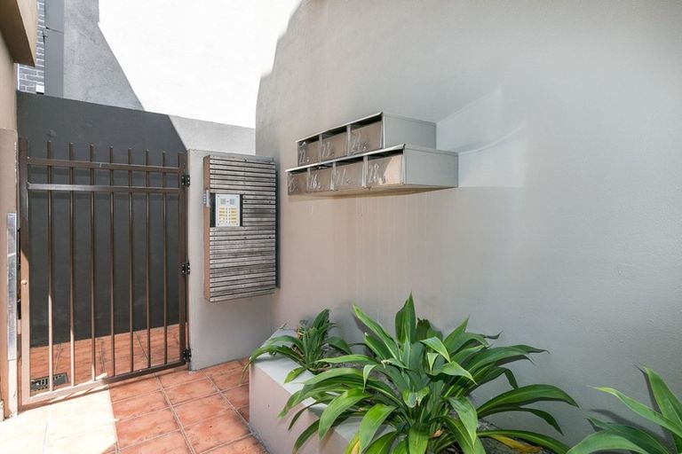 Photo of property in Mendosa Terraces Apartments, 22/9 Ebor Street, Te Aro, Wellington, 6011