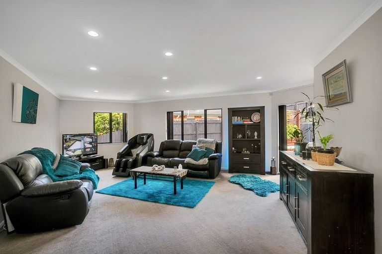 Photo of property in 10 Chieftain Rise, Goodwood Heights, Auckland, 2105