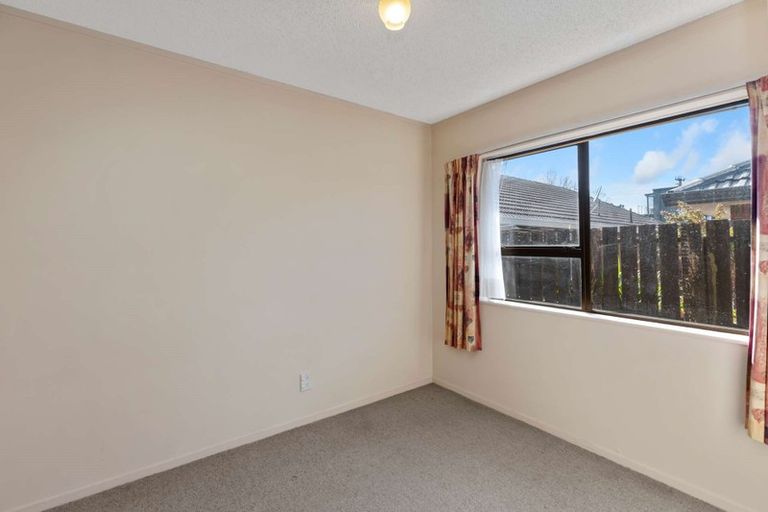 Photo of property in 2/10 Wellington Street, Papakura, 2110