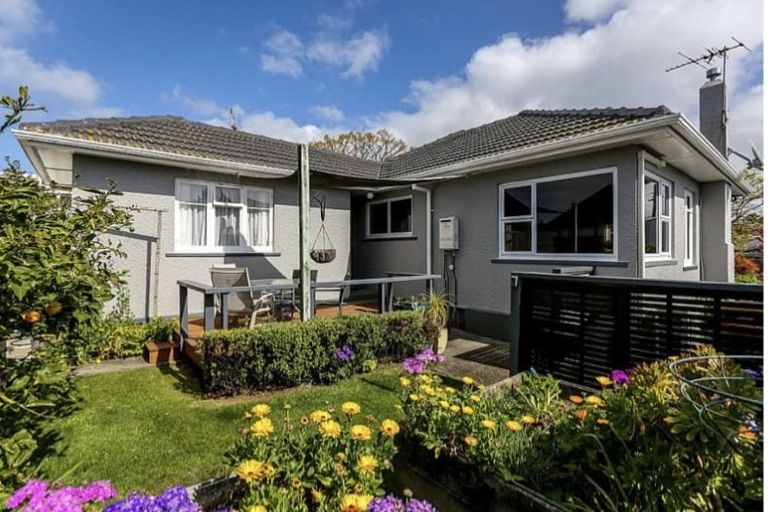 Photo of property in 153 Mangorei Road, Merrilands, New Plymouth, 4312