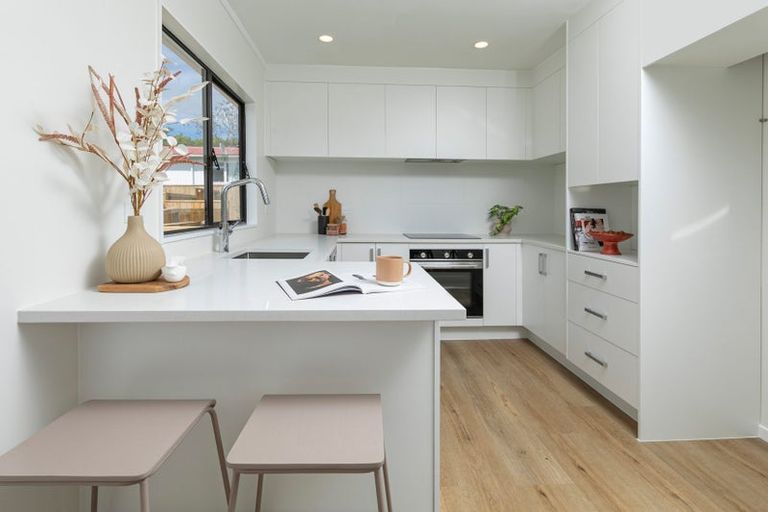 Photo of property in 112c Roberts Road, Te Atatu South, Auckland, 0610