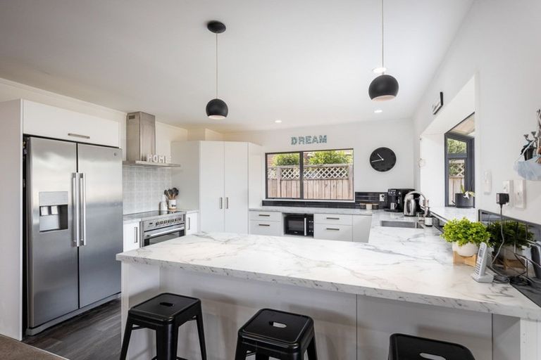 Photo of property in 68 Branch Road, Highlands Park, New Plymouth, 4312