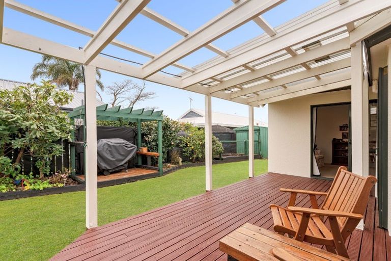 Photo of property in 4 Checketts Place, Papamoa Beach, Papamoa, 3118