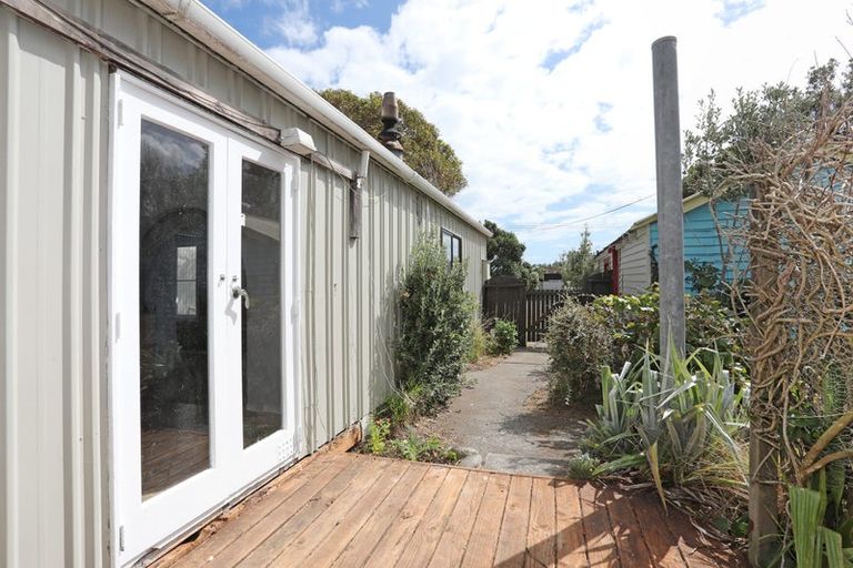 Photo of property in 15 Punga Street, Tangimoana, 4822