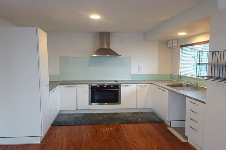Photo of property in 3/166 Bradbury Road, Botany Downs, Auckland, 2010