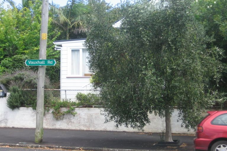 Photo of property in 9/118 Vauxhall Road, Narrow Neck, Auckland, 0624