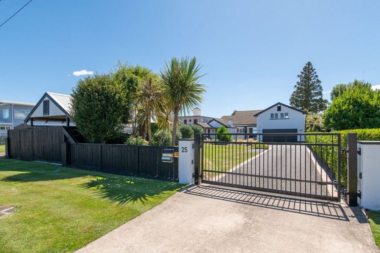 Photo of property in 25 Willow Avenue, Hannahs Bay, Rotorua, 3010