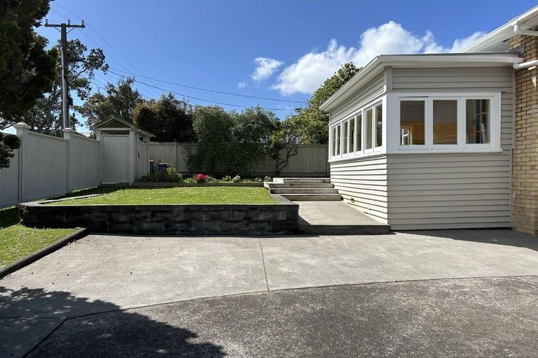 Photo of property in 1/12 Northumberland Avenue, Belmont, Auckland, 0622