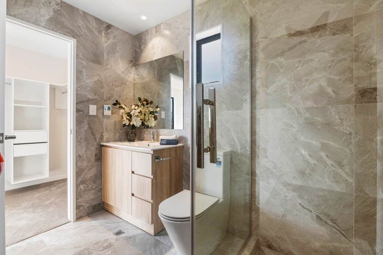 Photo of property in 6/200 Sunnynook Road, Totara Vale, Auckland, 0627