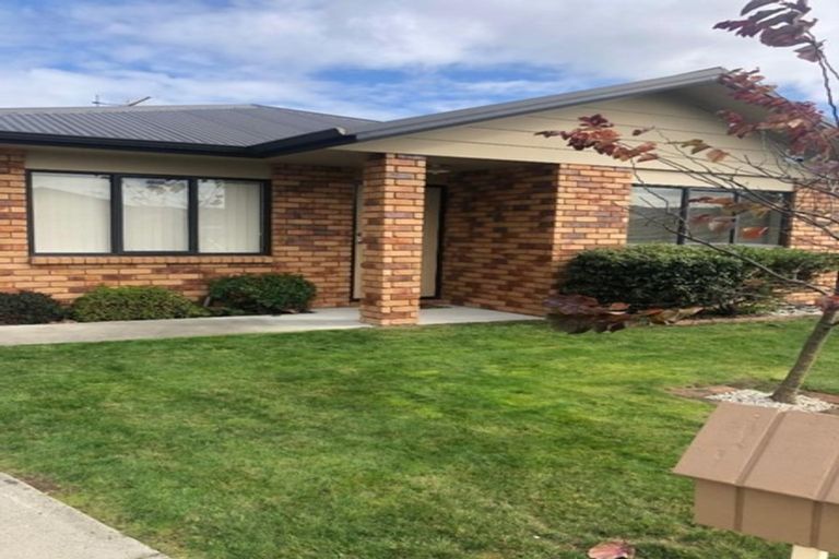 Photo of property in 13 Shrule Place, Huntington, Hamilton, 3210