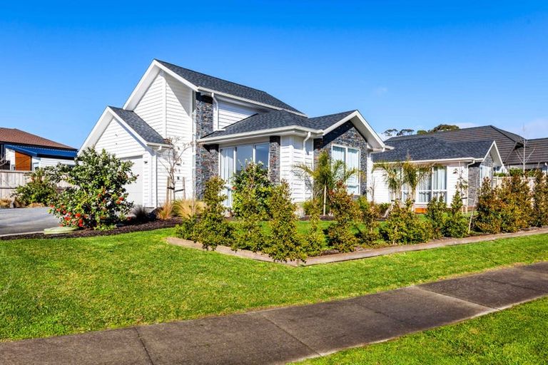 Photo of property in 194 Harris Drive, Silverdale, 0932