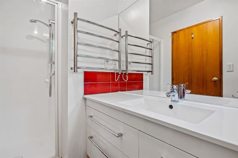 Photo of property in 2/15a Saint Martins Road, Saint Martins, Christchurch, 8022