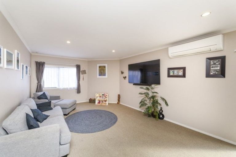 Photo of property in 74 Lincoln Street, Ashhurst, 4810