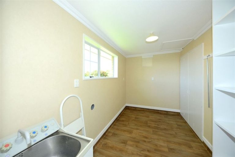 Photo of property in 2 Broadfell Avenue, Avonhead, Christchurch, 8042