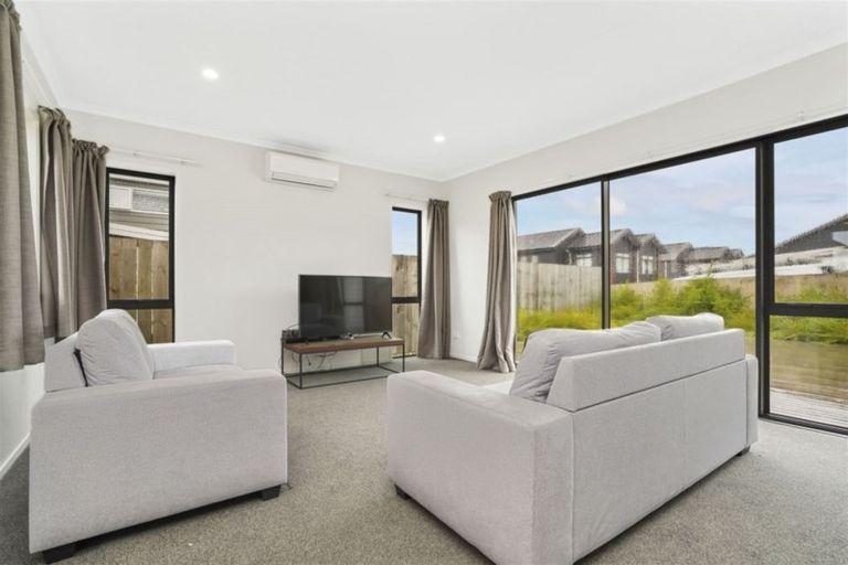 Photo of property in 12 Springside Court, Huntington, Hamilton, 3210