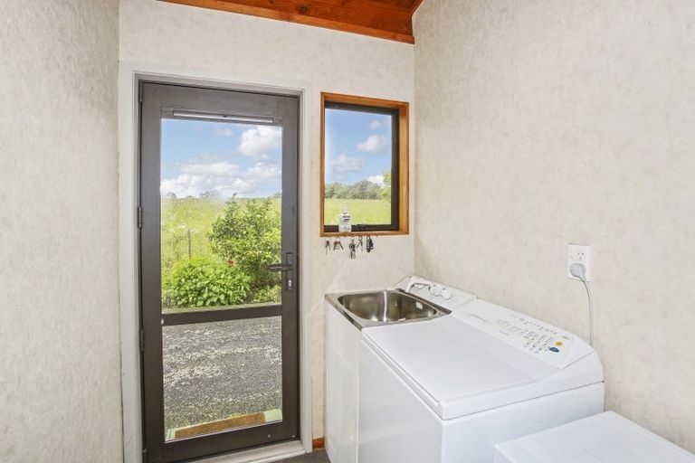 Photo of property in 221 Cossey Road, Drury, 2577