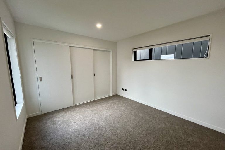 Photo of property in 98d Royal Road, Massey, Auckland, 0614