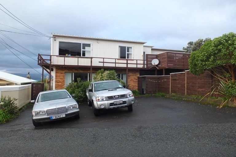 Photo of property in 31 High Street, Island Bay, Wellington, 6023