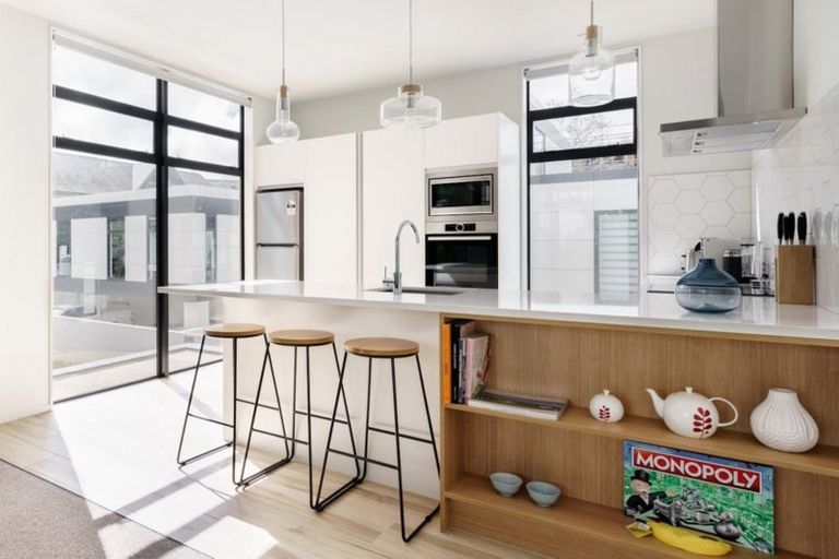 Photo of property in 2/22 Peterborough Street, Christchurch Central, Christchurch, 8013