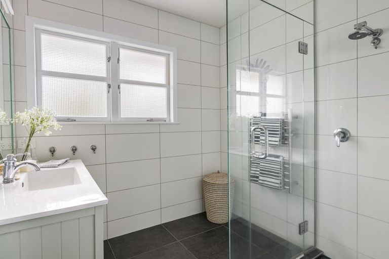 Photo of property in 2 Sunny Bay Road, Matua, Tauranga, 3110