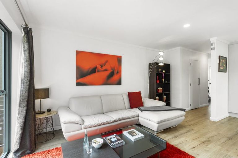 Photo of property in 1/351 West Coast Road, Glen Eden, Auckland, 0602