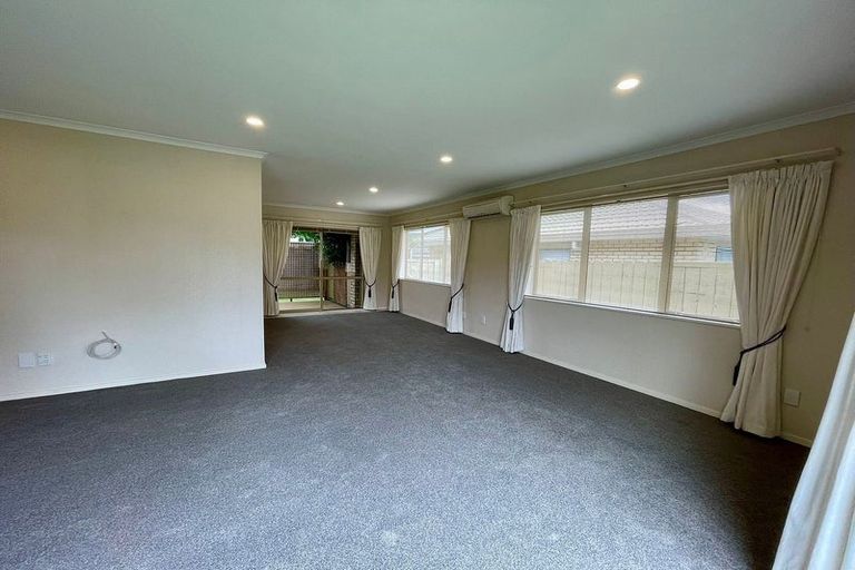 Photo of property in 31 Macnean Drive, East Tamaki Heights, Auckland, 2016