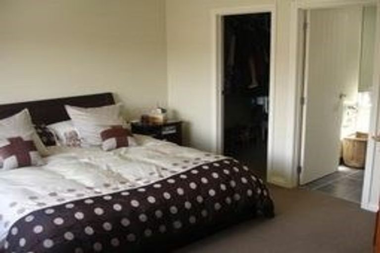 Photo of property in 242 Schnapper Rock Road, Schnapper Rock, Auckland, 0632