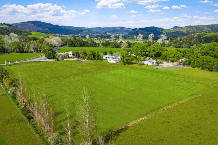 Photo of property in 8 Old Kaipara Road, Kaipara Flats, Warkworth, 0981