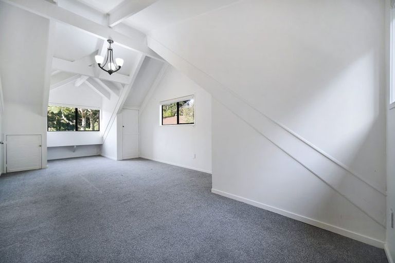 Photo of property in 30 Paulownia Place, Totara Heights, Auckland, 2105