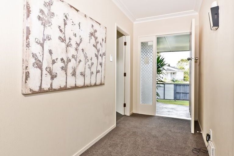 Photo of property in 1 Burwood Place, Silverdale, Hamilton, 3216