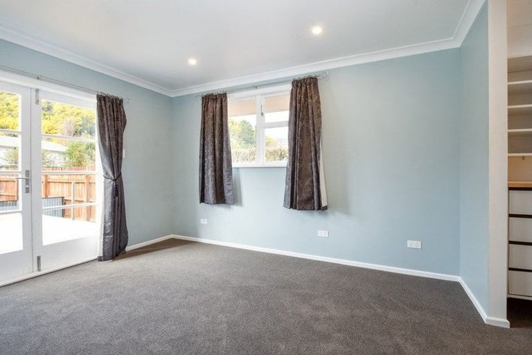 Photo of property in 38 Devon Street, Picton, 7220