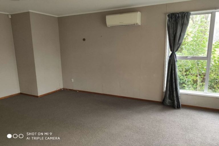 Photo of property in 22 Parrs Cross Road, Henderson, Auckland, 0612