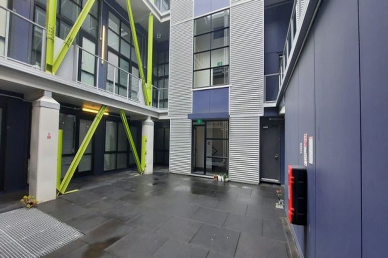 Photo of property in Urbane Apartments, 15/29 Webb Street, Mount Cook, Wellington, 6011