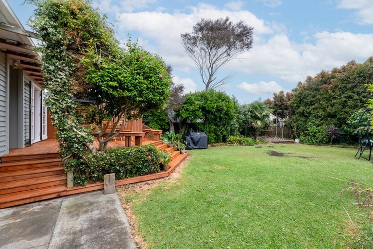 Photo of property in 13 Matapouri Road, Mangere Bridge, Auckland, 2022