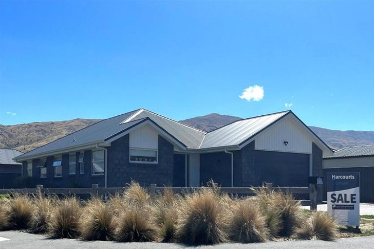 Photo of property in 20 Stowell Drive, Cromwell, 9310