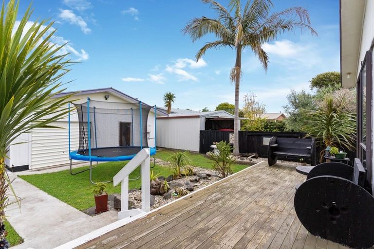 Photo of property in 3b Longstead Avenue, Papamoa Beach, Papamoa, 3118