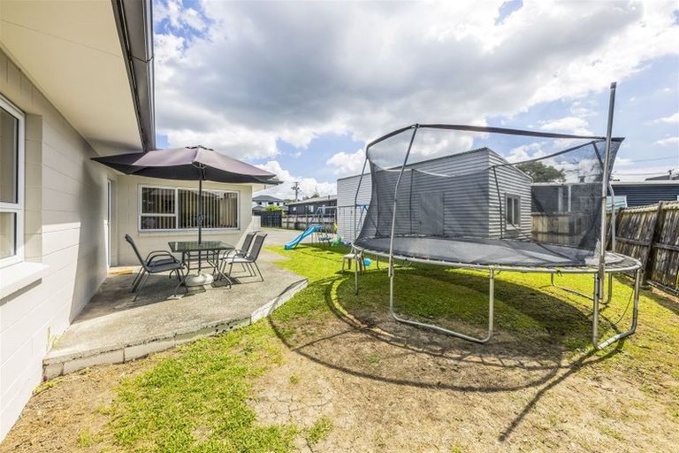Photo of property in 36 Wyllie Road, Papatoetoe, Auckland, 2025