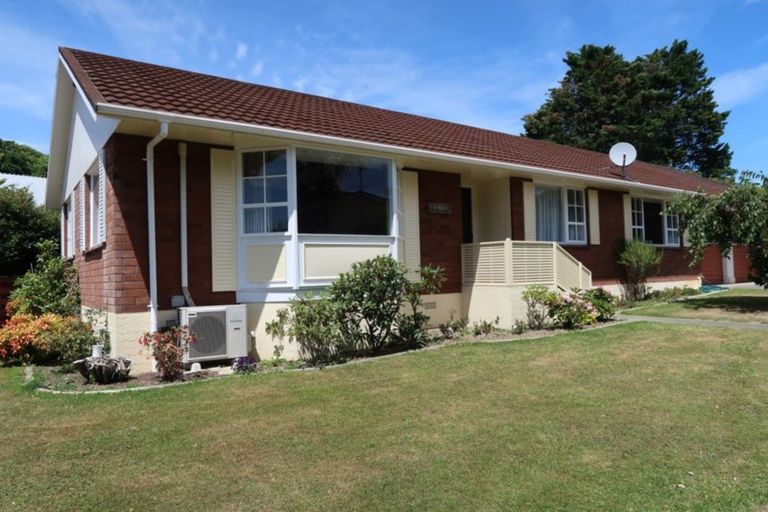 Photo of property in 75 Nimmo Avenue East, Waikanae, 5036